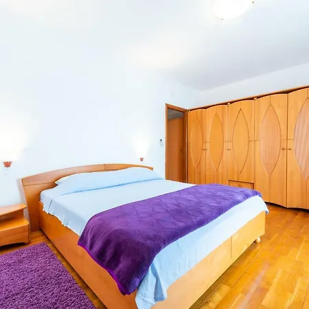 Lägenhet Ratac Slano